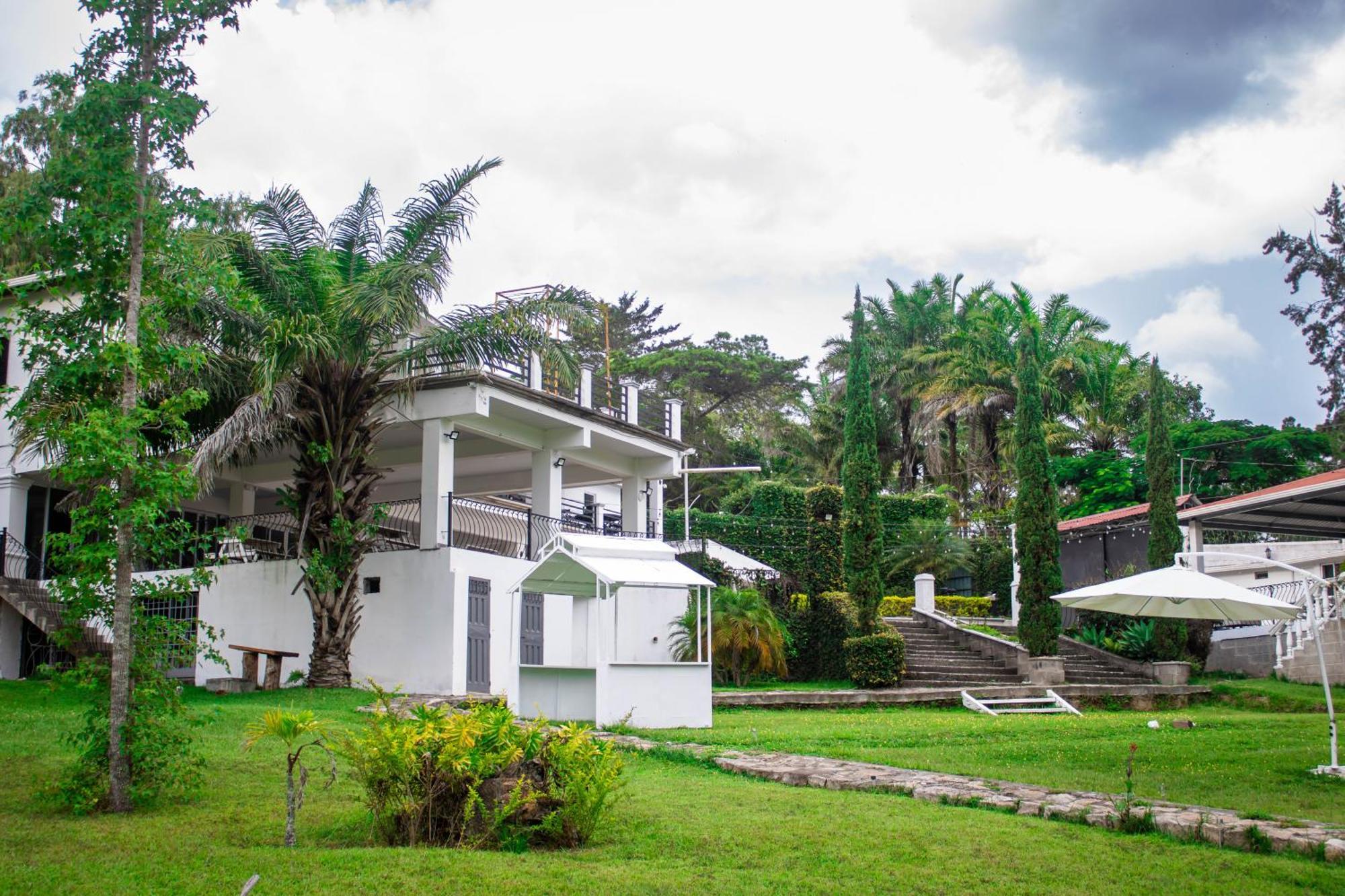 Hotel, Cocoview Valle De Angeles Exterior photo
